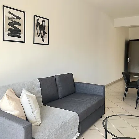 Phaedrus Living Vibe